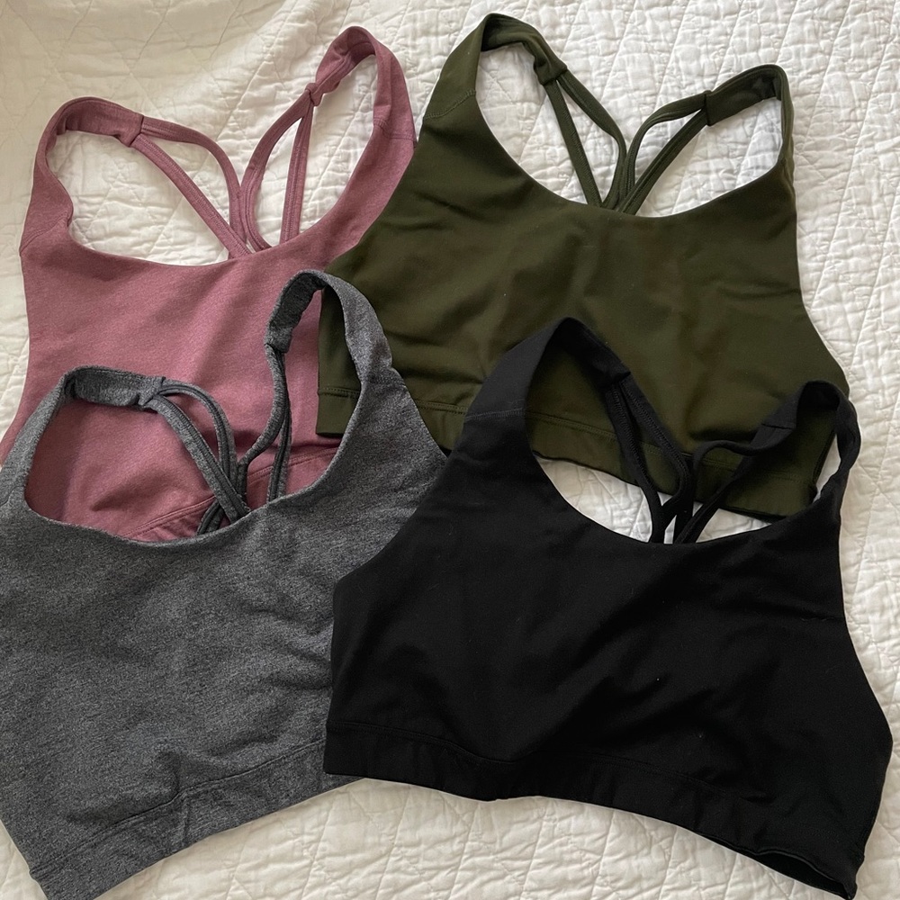 Set of 4 Old Navy sports bras!